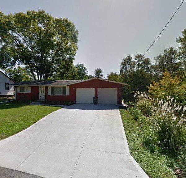 5834 Boston Ave, Des Moines, IA 50322