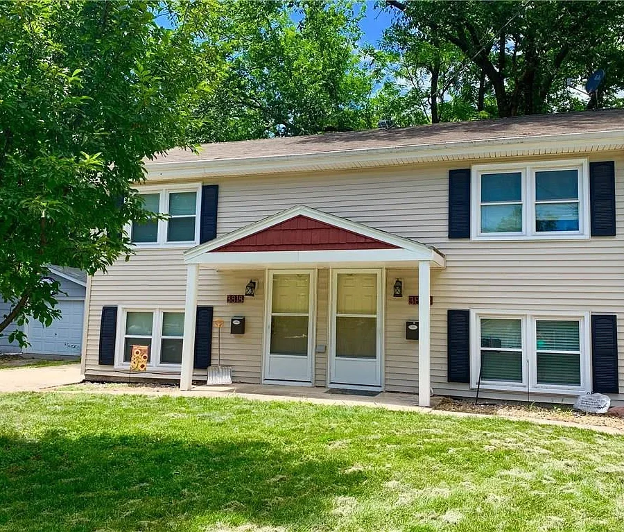 3818 51st St, Des Moines IA (duplex)