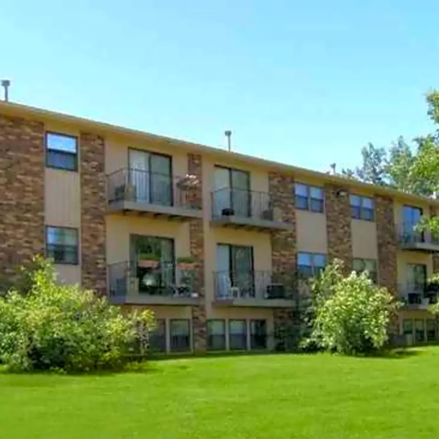 24 unit Condos Aparment in 2121 Greenes st Adel ia 50003